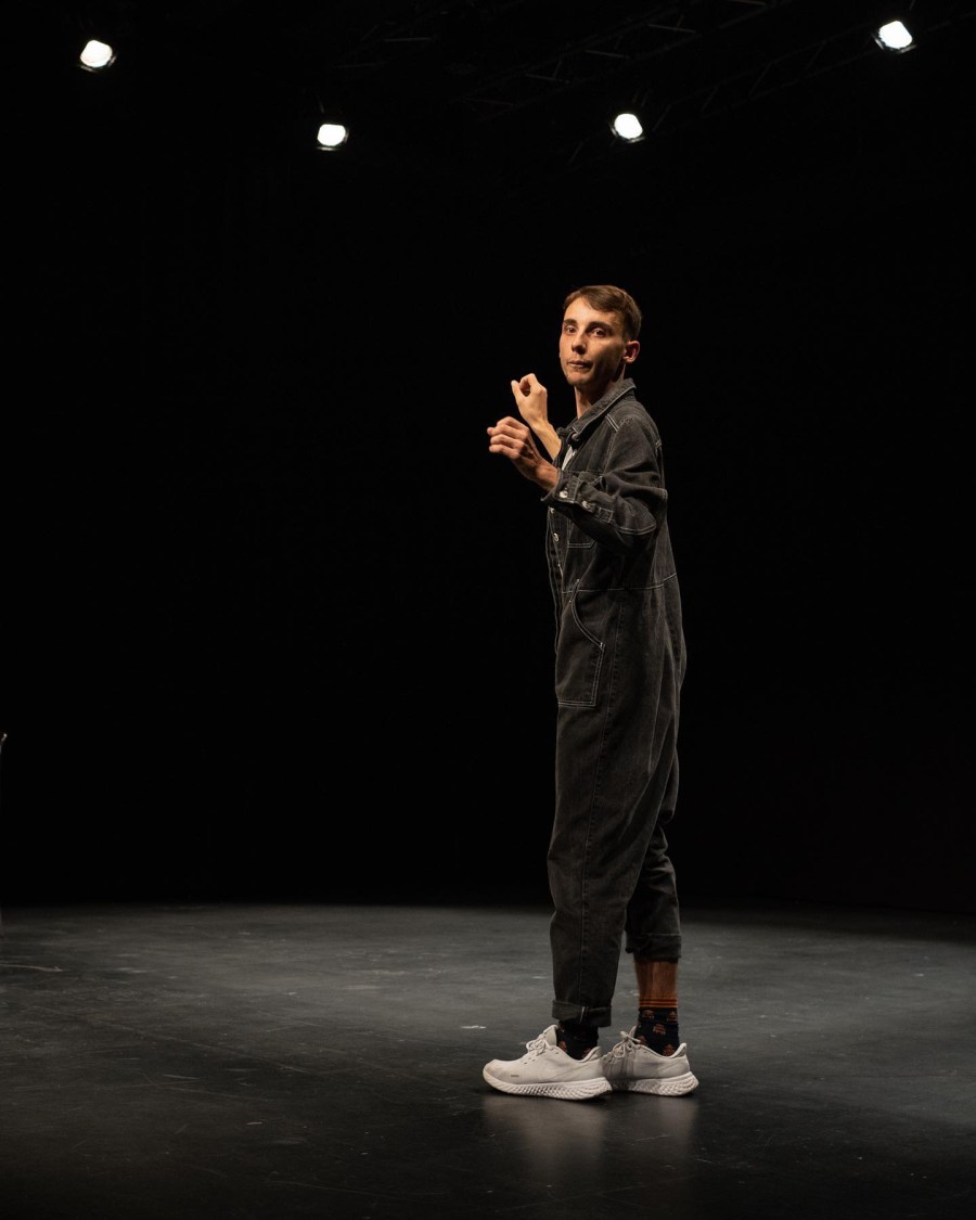 Image from La révérence